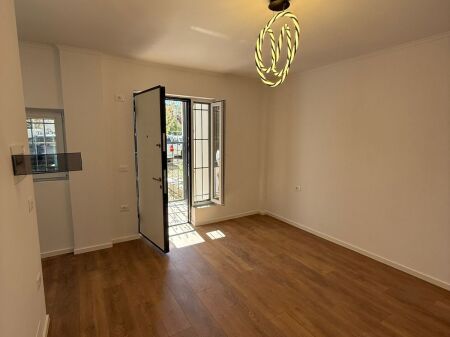 Shitet Garsoniere"Rr.Sulejman Delvina"