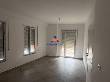 JEPET ME QERA APARTAMENT 2+1+BALLKON "VILA L ASTIR" 370 EURO