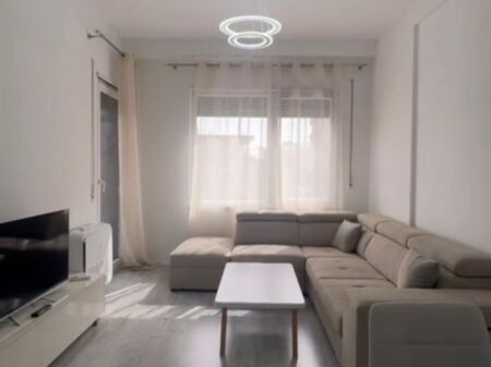 Shitet apartament 2+1+2 perballe Amerikan 3!