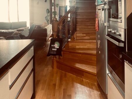 two-storey villa for rent in Sauk