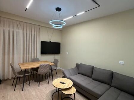 Affitto | Appartamento 2 + 1+2 | Via Azem Galica | 650 €/mese