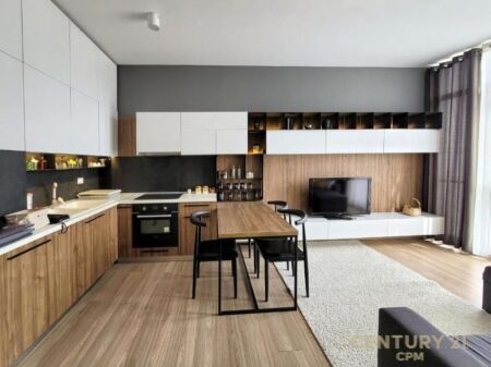 Apartament 1+1 me qira Komuna e Parisit, Kika 2 600 € /Muaj