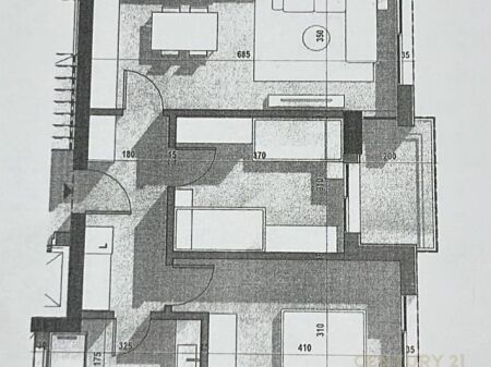 Shitet apartament 2+1 – Rruga 5 Maj!!