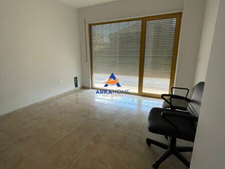 JEPET ZYRA ME QERA 131M2 "KULLAT BINJAKE ( PAS SKY TOWER)" 3190 EURO