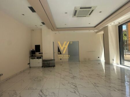 JEPET AMBIENT BIZNESI 120 M2 ME QERA TE RRUGA KAJO KARAFILI 2.500 EURO