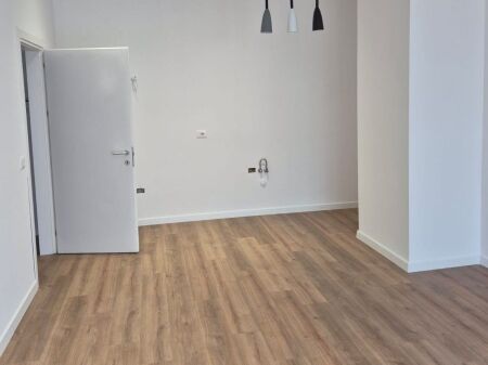 🏢Jepet me qira zyrë te Tirana Entry 1, ish-Sheshi Shqiponja