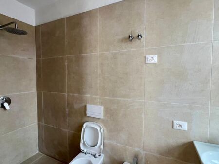 🏠 IN VENDITA: Appartamento 2+1+2 Bagni 📍 Yzberisht (Via Thoma Koxhaj) - €145.000 - Palazzo anno 2020 - 8° Piano - 172m² || Ampia veranda ideale per relax e famiglia 🔥