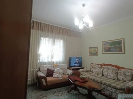 Qera | Vilë 5 + 1 | Kombinat | 800 €/muaj