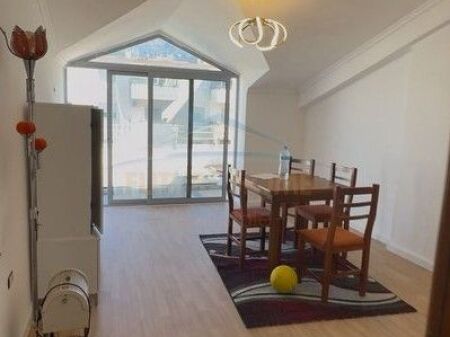 Shitet,Apartament 1+1+Verande, Rruga e Thesarit, Fresk