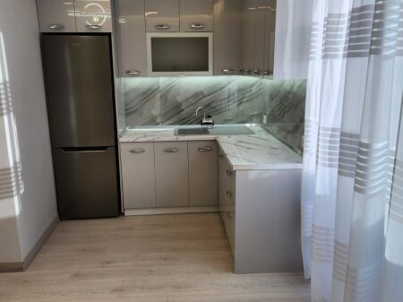 Shitet apartament 3+1.