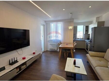 Apartament - Për Qira - Rruga Mine Peza, Tiranë