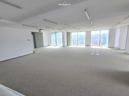 Zyre Me Qera Tek DownTown (ID BZ2905) Tirane