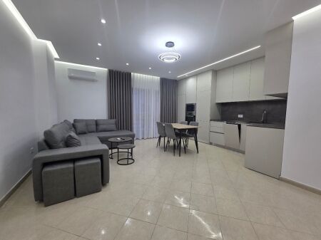 Super 2+1+2, Bohem Bar Astir 600 mije leke