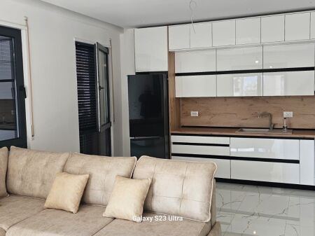 Ofrohet per qera apartament 2+1 ne Porcelan