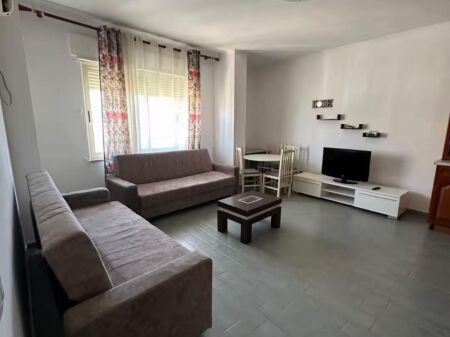 Vendesi in vendita 1+1 Vicino alla Collina del Sole