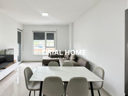 APARTAMENT ME QERA 2+1+2+POST PARKIMI