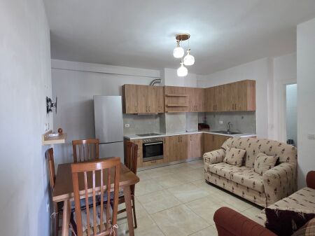 In affitto. 2+1 apt. 500€ Astir