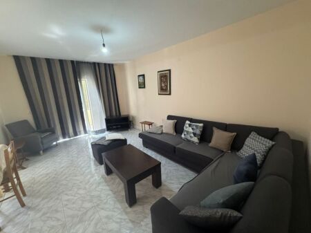 apartament 3+1+2 me qira 2 minuta nga Komuna