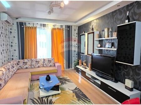 Shitet Apartament 3+1 në Astir