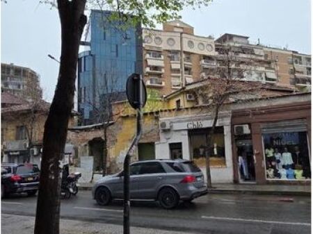 SHITET DYQAN BUZE RRUGE TEK SELVIA!!!