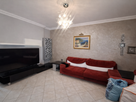 Apartament 2+1+2+post parkimi për shitje Zogu Zi