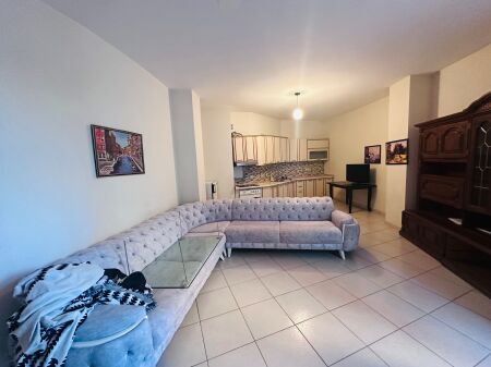 Appartamento 1+1+1 con Balcone in Affitto