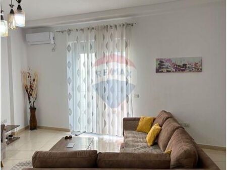 Apartament 1+1- Për Qira afatgjatë- Rruga Dhimitër Konomi, Vlorë
