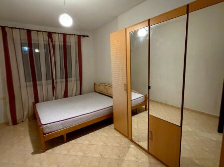 Jepet Me Qera Apartament 1+1+1 Ballkon