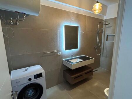 Apartament 1+1 me qira tek Xhamlliku