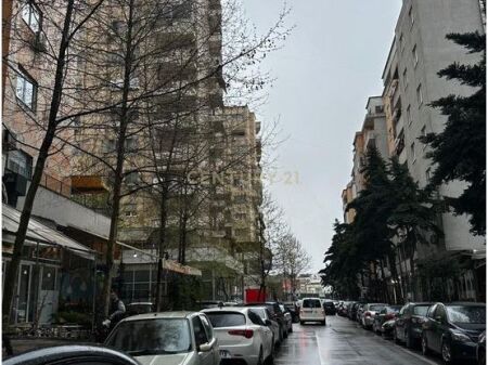 Ambient Komercial Për Shitje në Astir, Tiranë