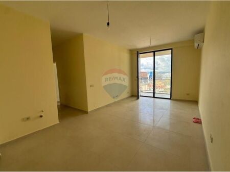 Office - For Rent - Mine Peza Street, Tirana