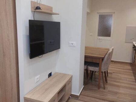 JEPET ME QERA SHTEPI PRIVATE ME OBORR DHE PARKING - TIRANE