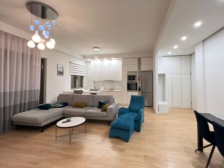 👉🏻 IN AFFITTO Super Appartamento 2+1+2 📍Complesso Delijorgji, Tirana
