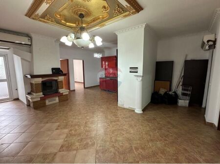 Zyrë - Për Qira - Bulevardi Gjergj Fishta, Tiranë