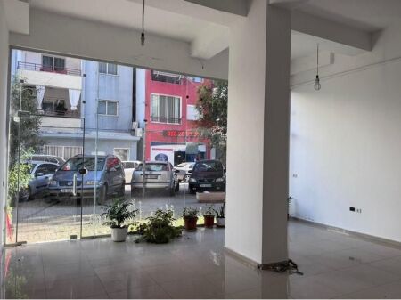 Dyqan - Për Qira - Bulevardi Migjeni, Tiranë