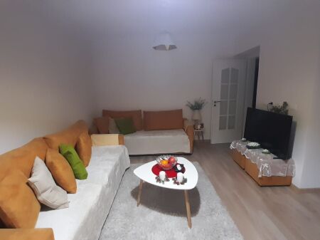 Shitet apartament 1+1 prane Shkolles se Baletit