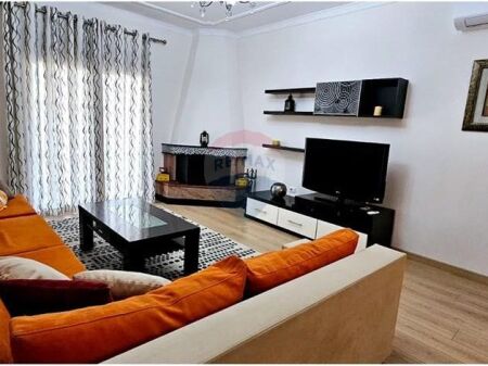 Dupleks - Për Qira - Rruga Ali Demi, Tiranë