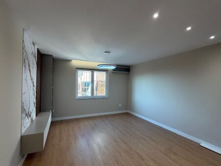 SHITET, APARTAMENT 2+1, ISH-STACIONI I TRENIT