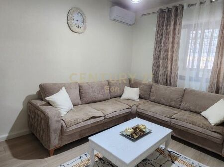 JEPET ME QERA APARTAMENT 1+1 TE HYRJA E DURRESIT !