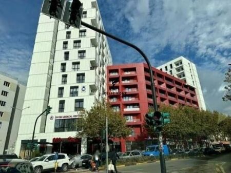 ZYRE ME QERA 148 M2 RRUGA E DIBRES 90.000 LEKE FH-67556