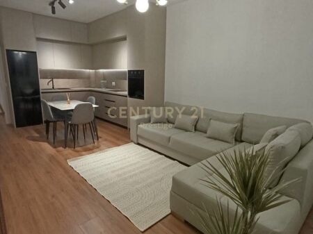 APPARTAMENTO 1+1 IN AFFITTO, VICINO ALL'AMBASCIATA AMERICANA, TIRANA