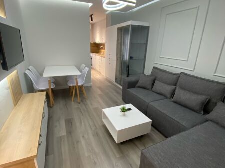 Jepet me qera apartament 1+1 tek Komuna E Parisit/500 euro