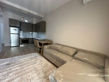 Jepet me qira apartament 1+1 tek Kompleksi Magnet, në zonën e 21 Dhjetorit.