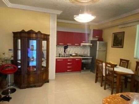 APARTAMENT ME QERA 1+1 RRUGA E DIBRES 50.000 LEKE FH-67493