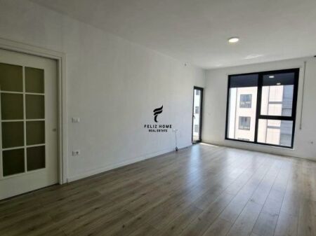 ZYRE ME QERA 64 M2 PORCELAN 45.000 LEKE FH-67499