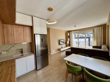 Liqeni Thate shitet 2+1+2