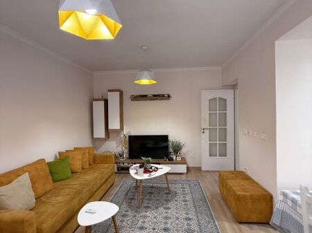 🏡 Apartament 1+1 për shitje 📍 Bulevardi Bajram Curri pranë Shkollë së Baletit