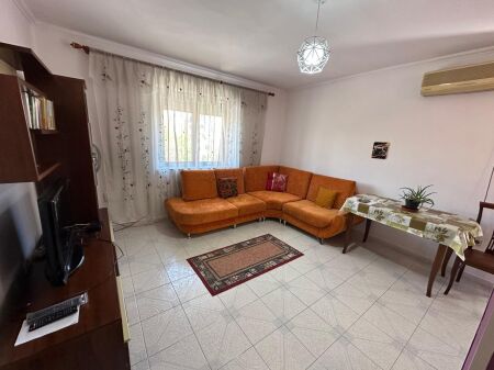 🏢Rruga e Elbasanit,jepet me qera apartament1+1,i mobiluar. 55,000Leke