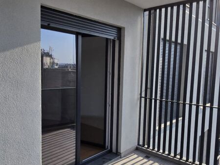 Jepet me qera apartament 2+1 per banim ose per zyra ne Don Bosko