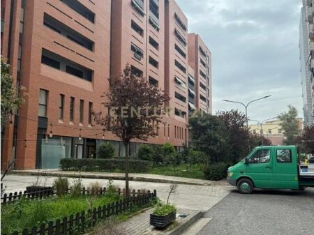 Apartment 2+1+2 for sale in the Hipoteka area, Tirana